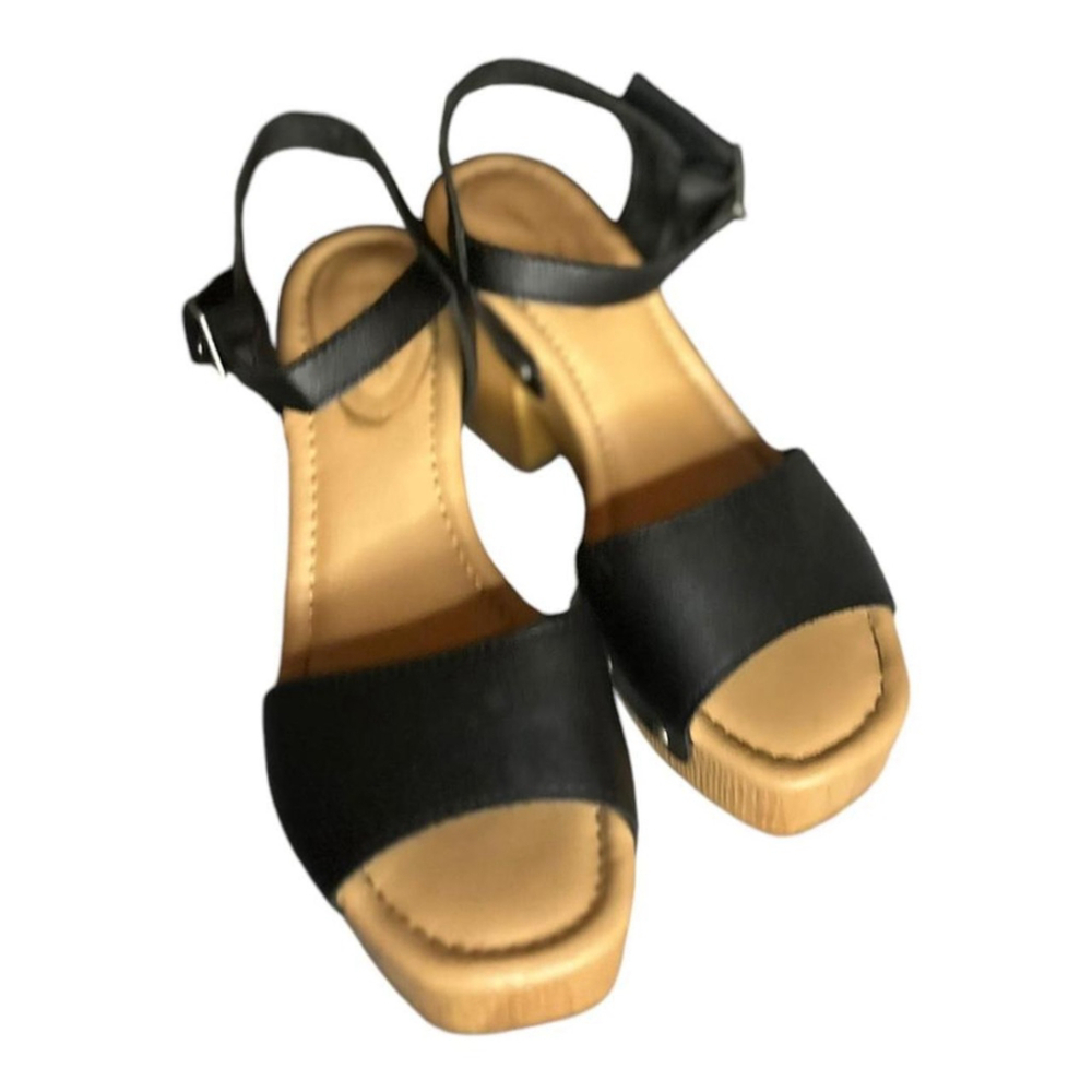 sandals - Picture 3 of 4